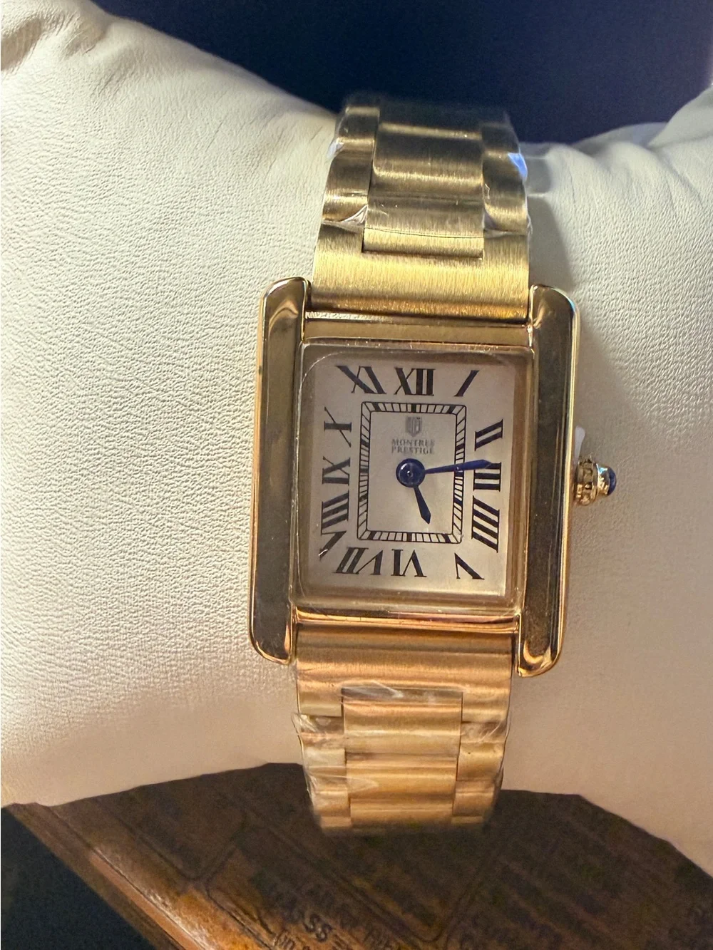 N/A elegant gold